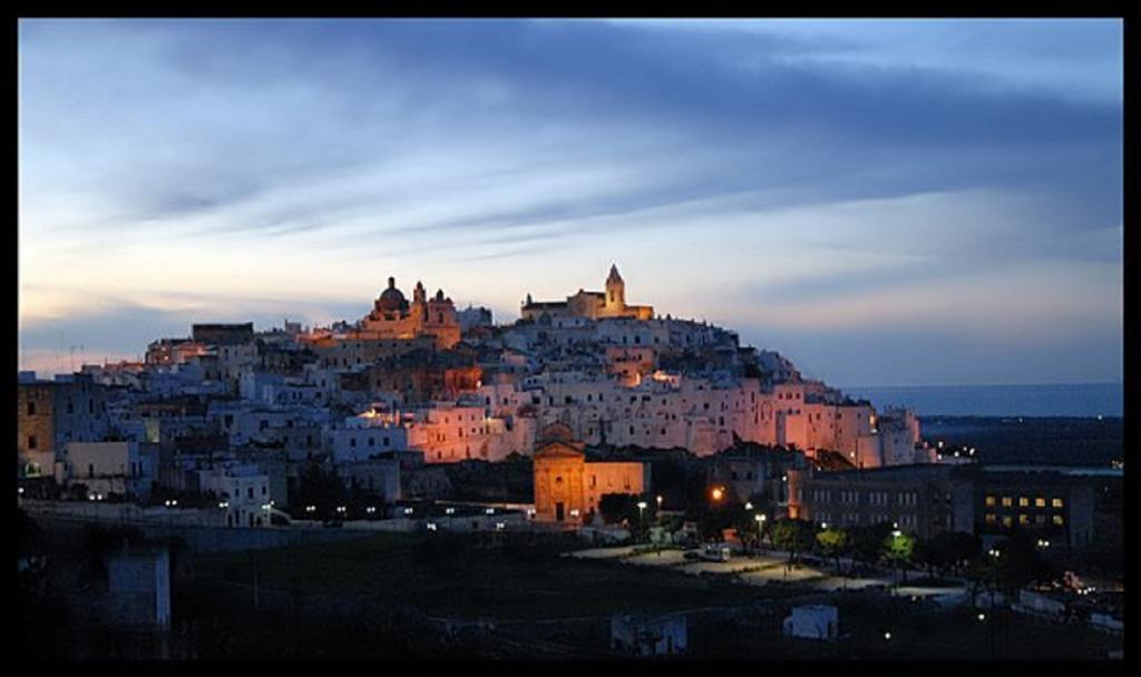 Aurasia Al Borgo Antico Ostuni Eksteriør bilde